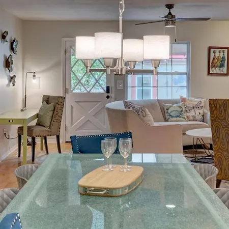 Getaway To Iki Tampa Is An End Unit Townhome - Close To Tampa Bay & Downtown - Minutes To Airport
